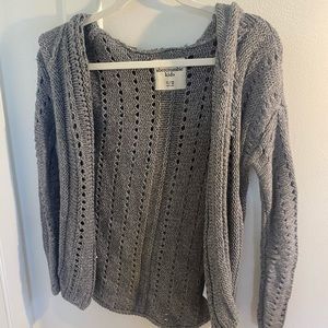Abercrombie kids gray hooded cardigan in suzd 10/12